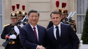 Diplomatie: Von der Leyen und Macron: Kooperation mit China wichtig